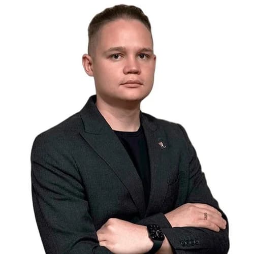Илья Салихов