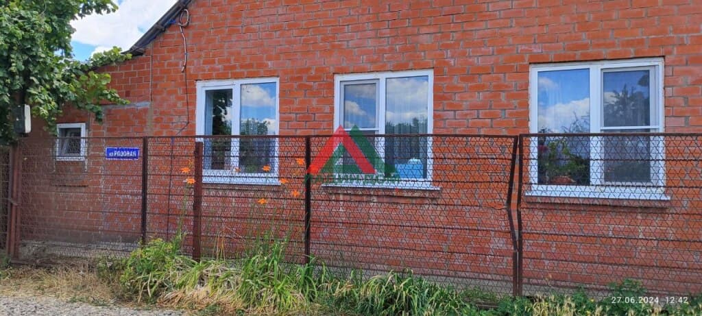 Дом с участком, ул Розовая, 2