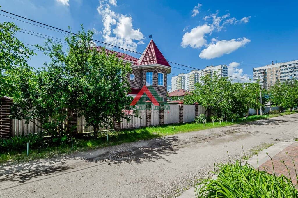 Дом с участком — фото 2