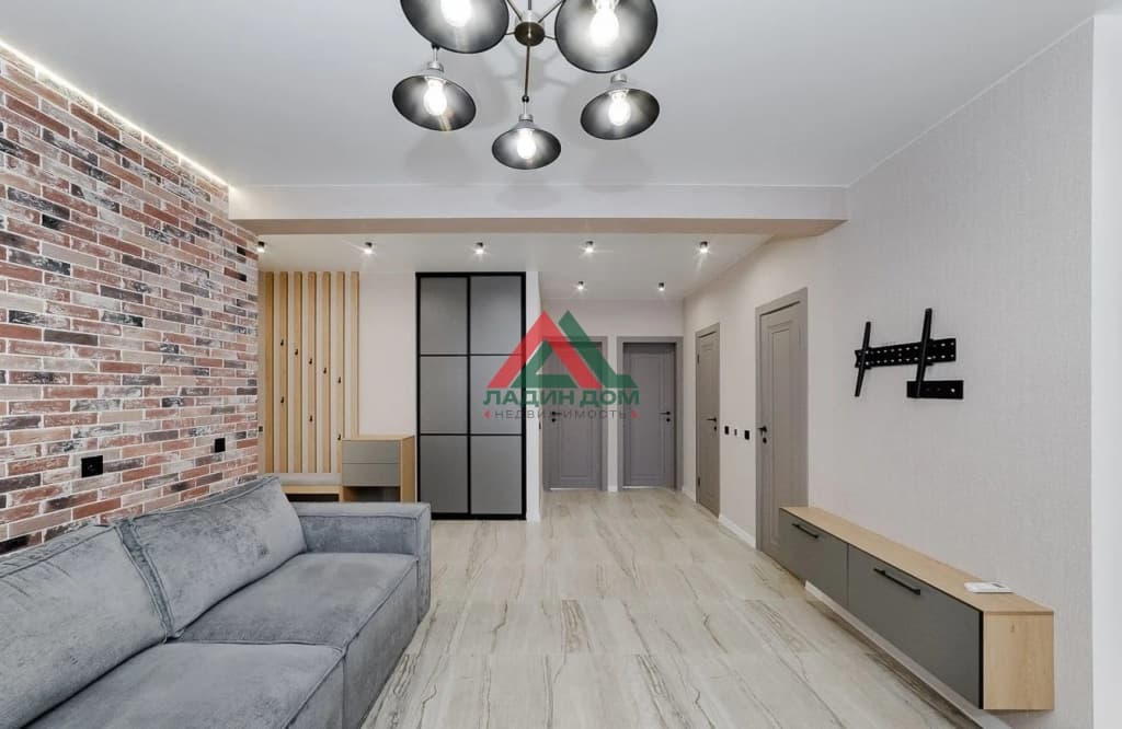 3-комнатная квартира, ул им. Адмирала Крузенштерна, 6
