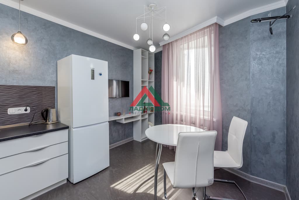 1-комнатная квартира, ул им. Александра Покрышкина, 25А