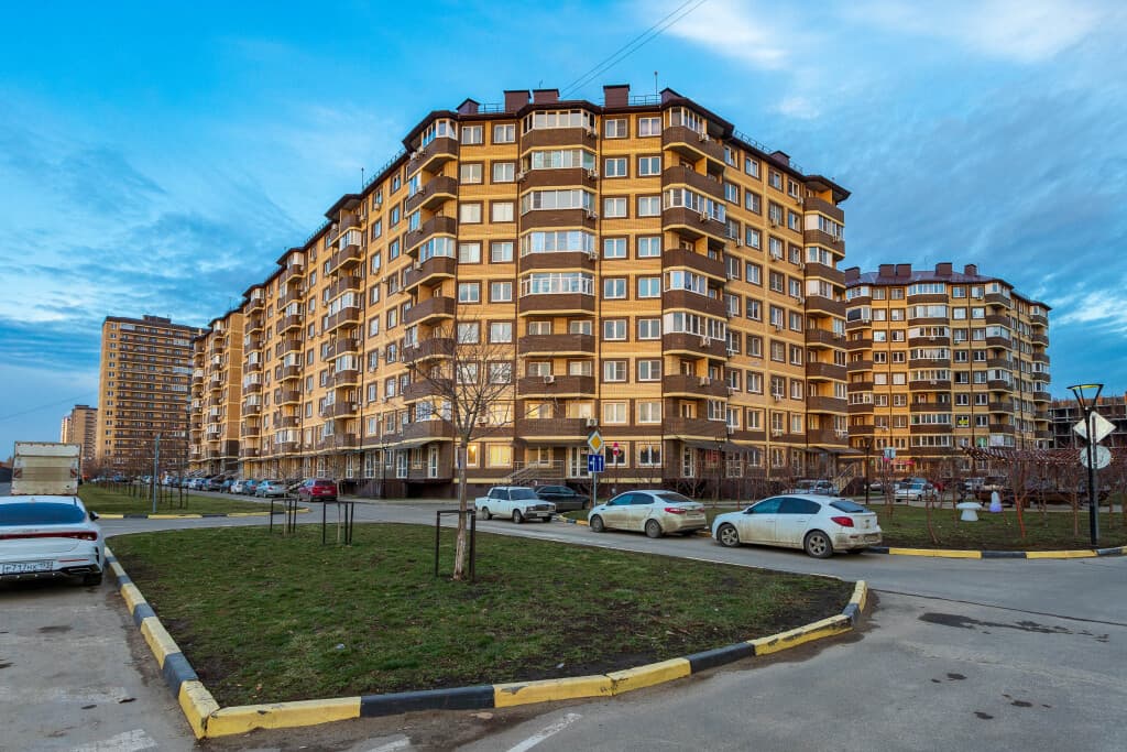 3-комнатная квартира, ул им. лётчика Позднякова, 2