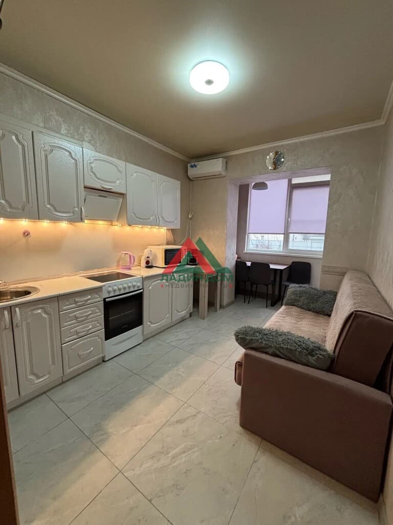 2-комнатная квартира, ул Ратной Славы, 77