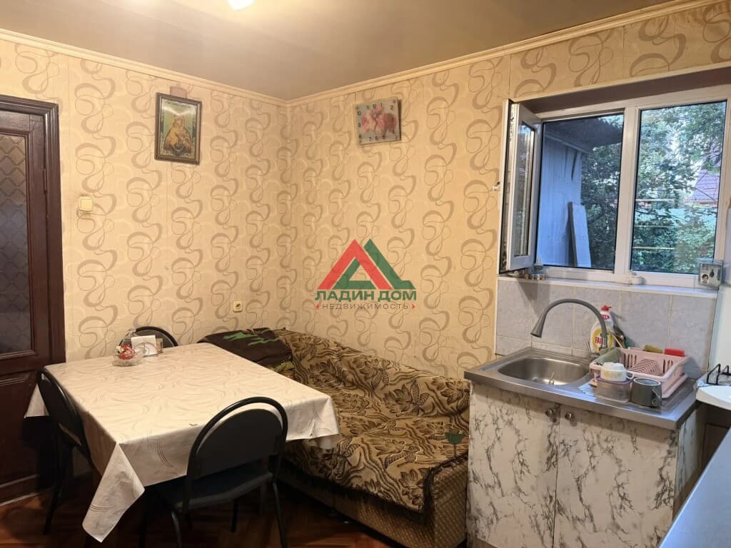 Дом с участком, ул Строительная, 12