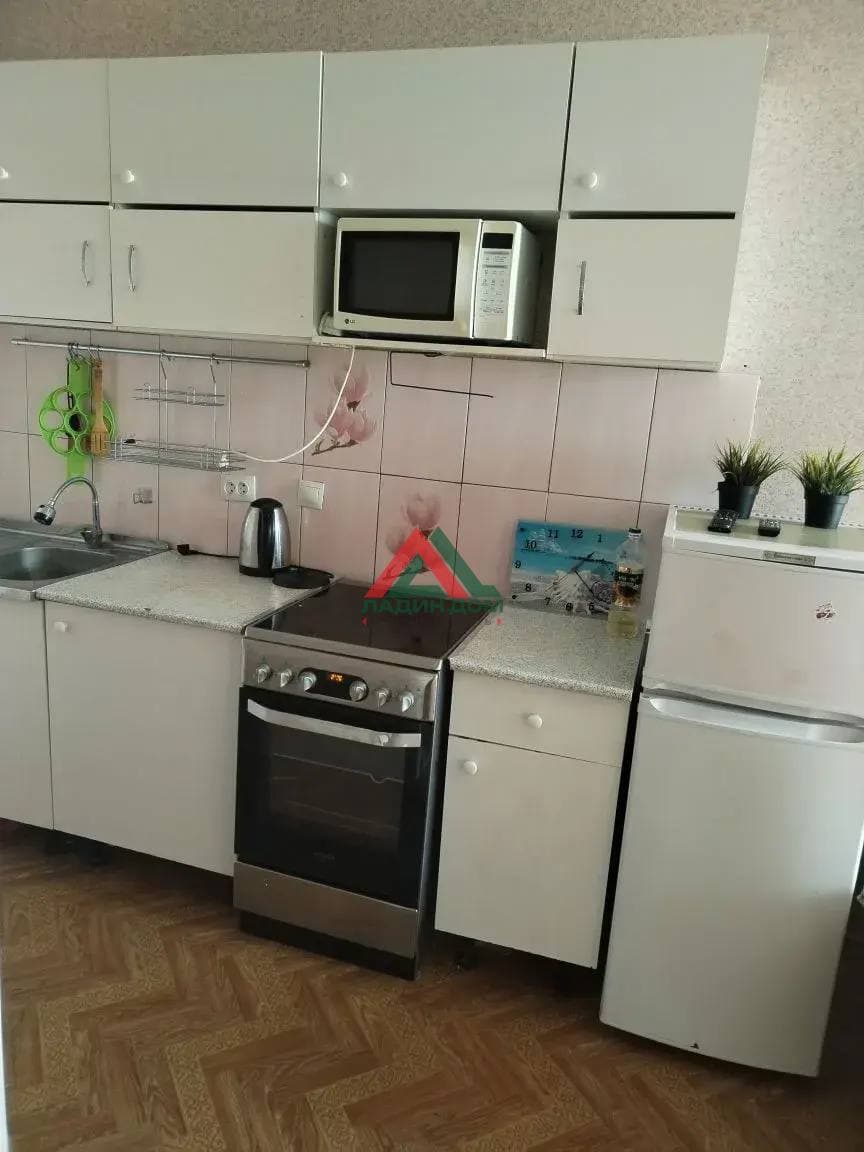 1-комнатная квартира, ул им. Комарова В.М., 21/1, корпус 5