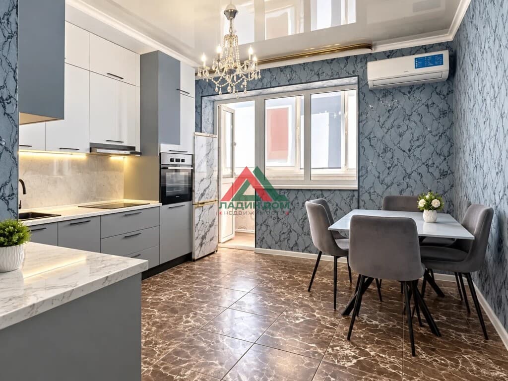 2-комнатная квартира, ул Тепличная, 94